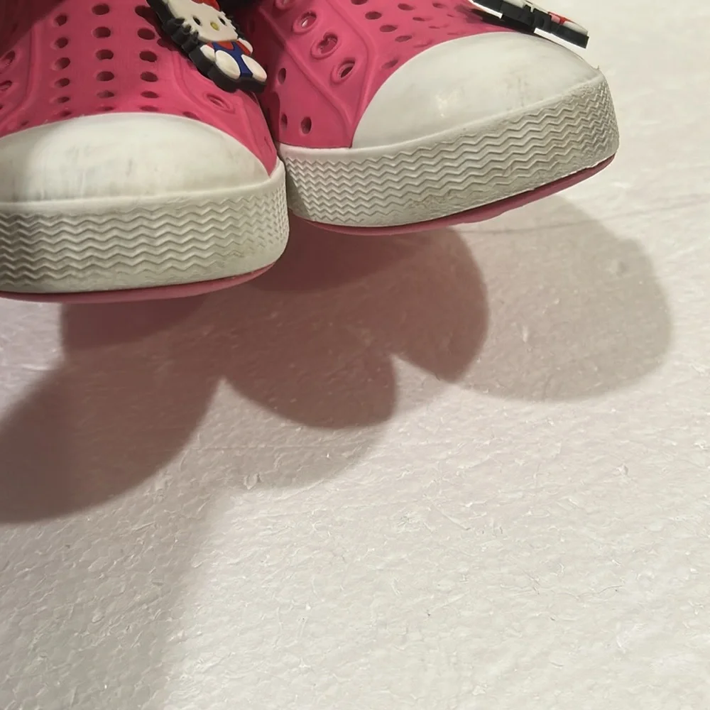 Native Hello Kitty jewels on perforated water shoes size 10 toddler pink white